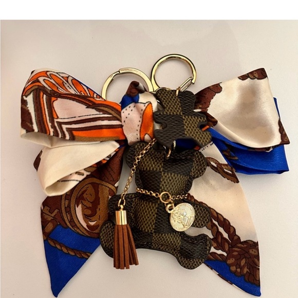 Teddy Bear Keycharm with Silk Twilly - Picture 2 of 3